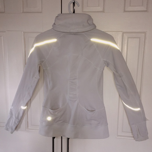 Lululemon Flurry Fighter Pullover
White/light lilac Size 4 - Picture 8 of 15